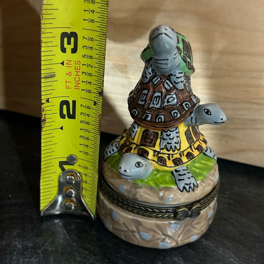 Stacked Turtle Figurine - Brown and Green